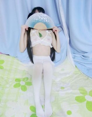 美女的裙底免费观看